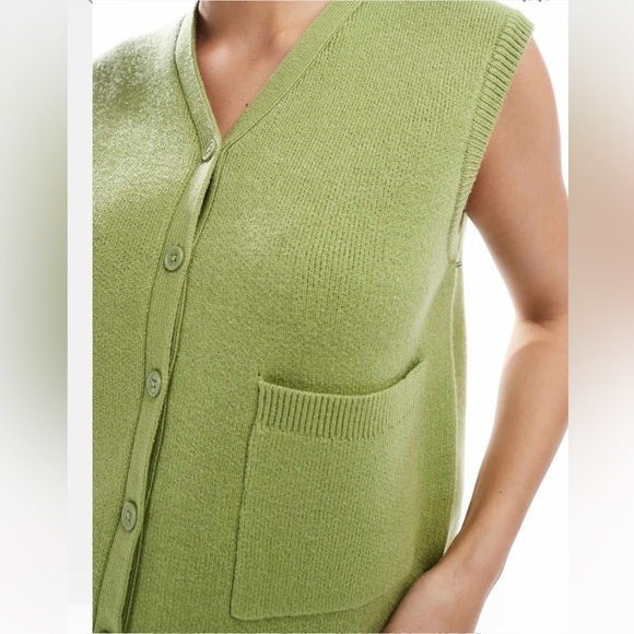 ASOS Chunky Textured Green V-Neck Sweater Vest - Picture 2 of 3